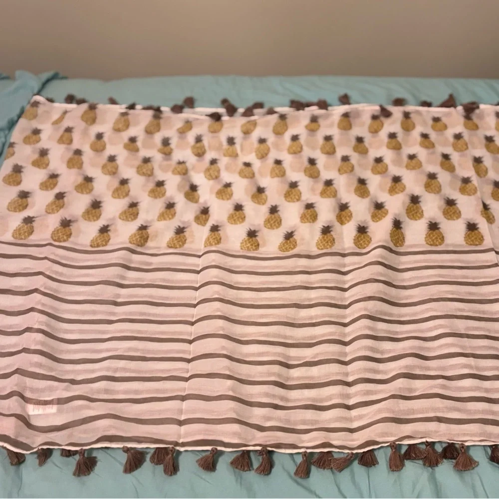 LOFT Pineapple Patterned scarf- Cream and Brown